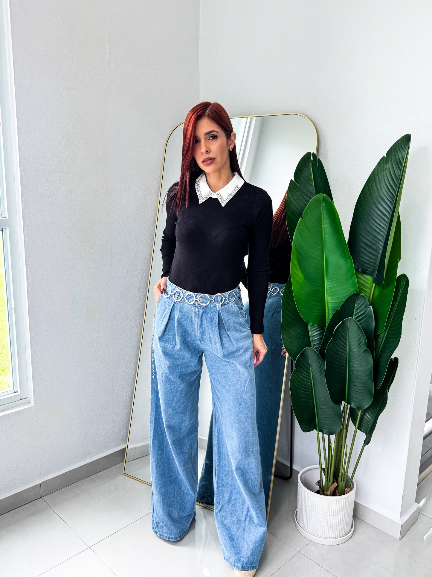 “Eneida” Black Collared Long Sleeve Top