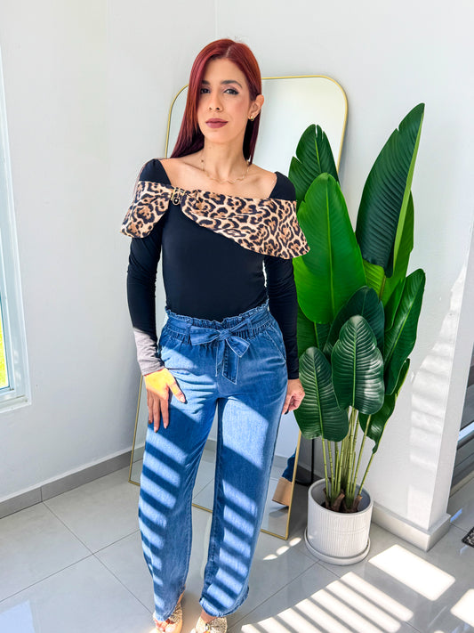 “Andrea” Black Long Sleeve Top