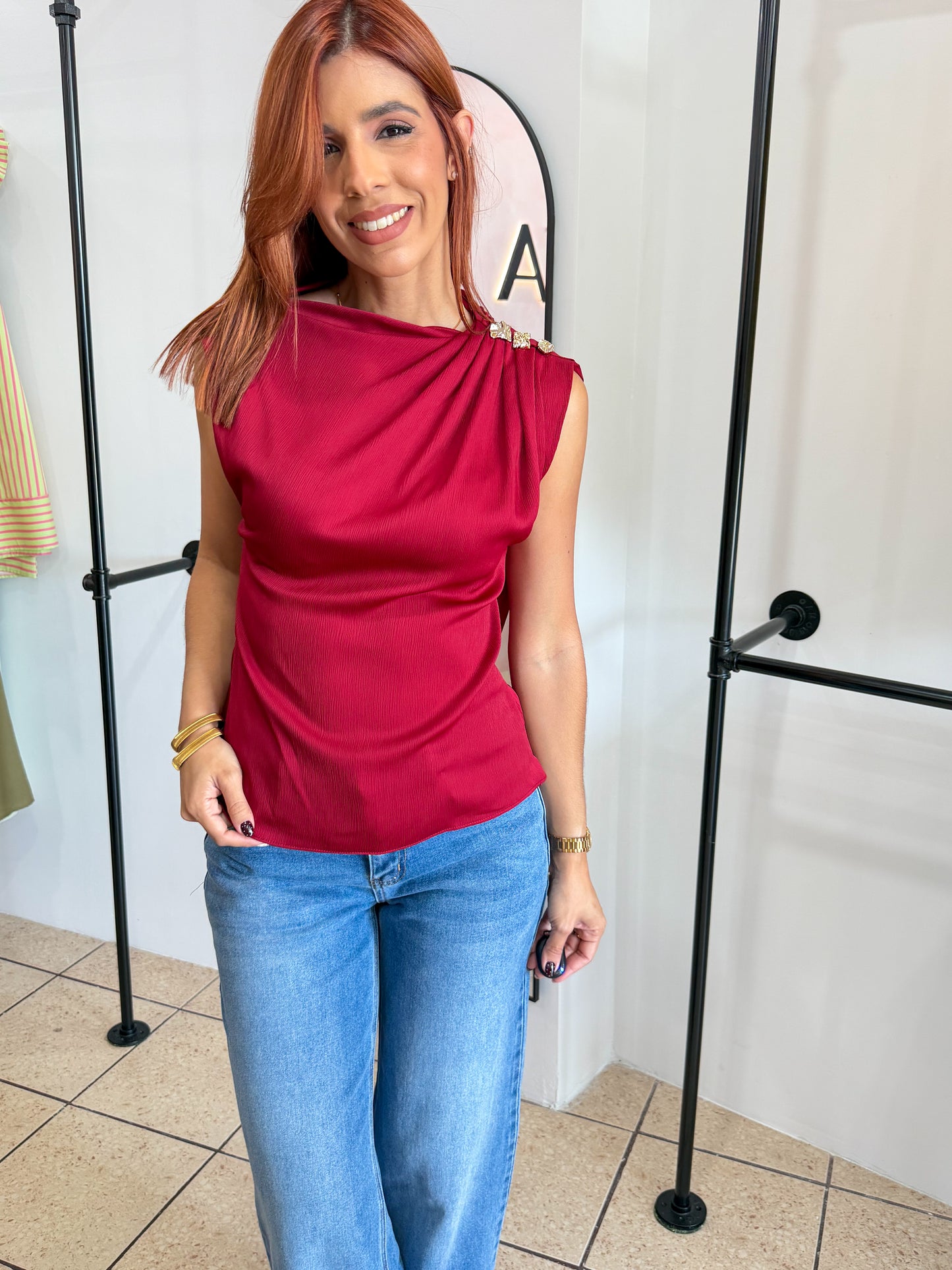 “Lucy” Elegant Wine Top