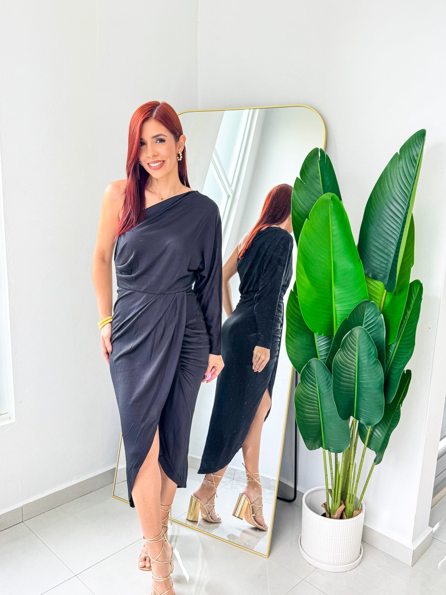 “Amanda” Black Midi Dress