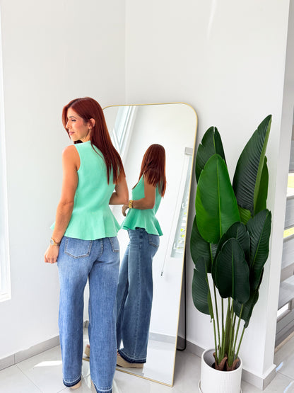 “Amalia” Belted Straight Jean