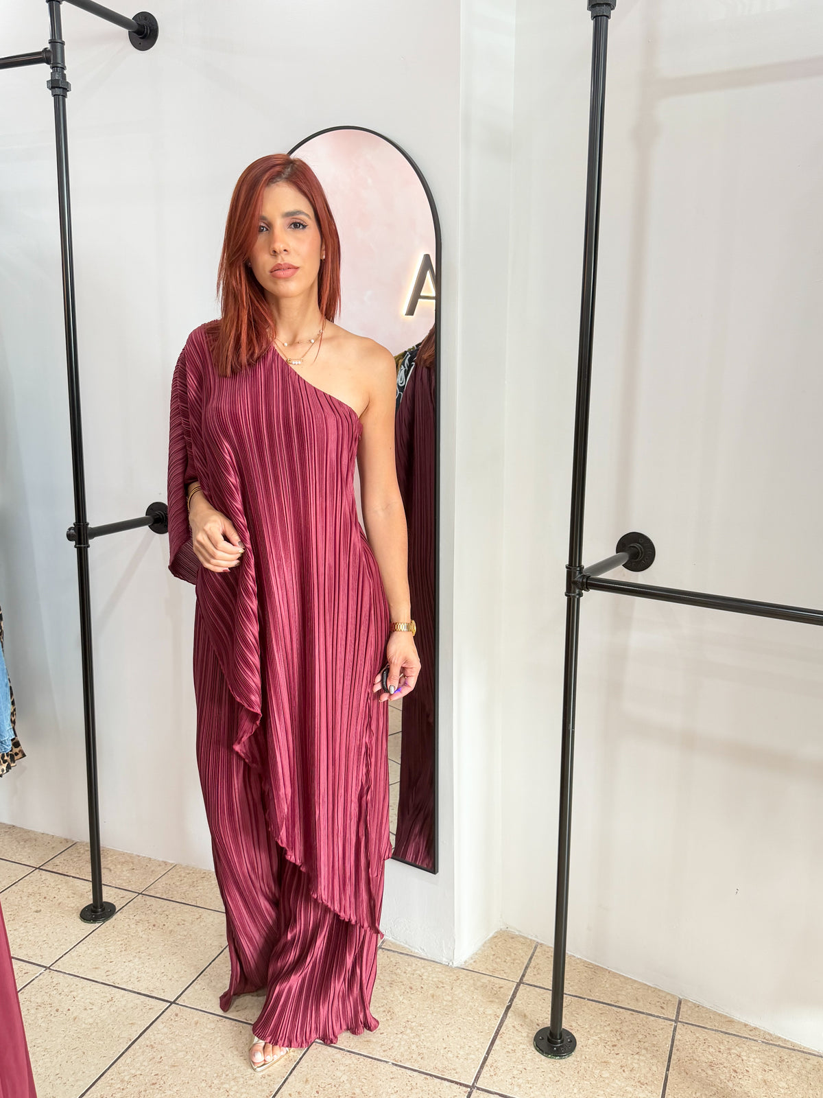 “Antonella” Wine Asymmetrical Set