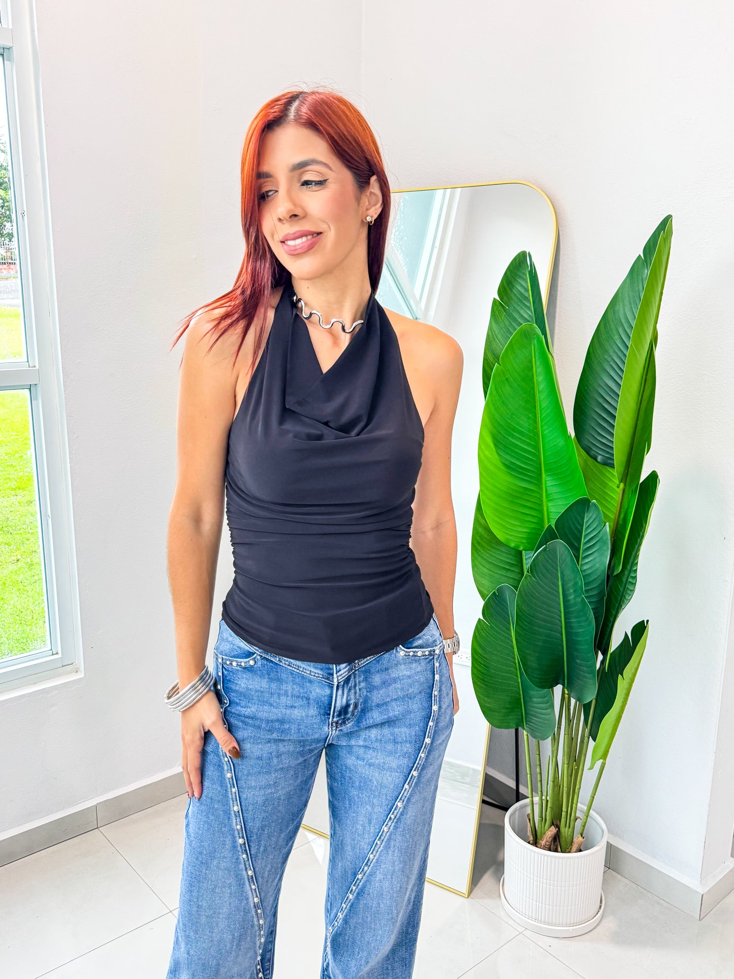 “Lorena” Black Halter Top