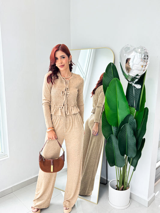 “Emily” Mocha Set