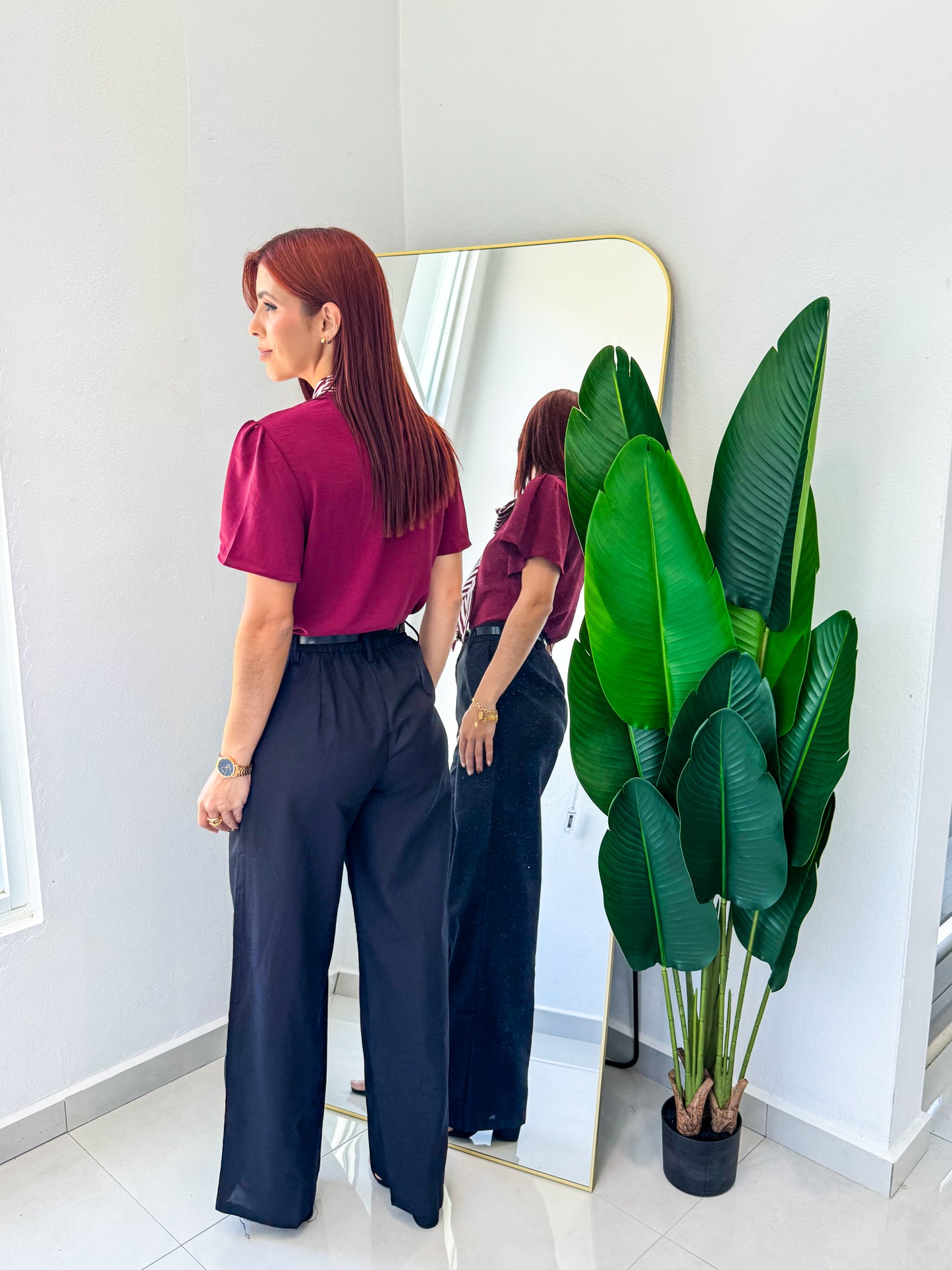 “Lorena” Wine Top
