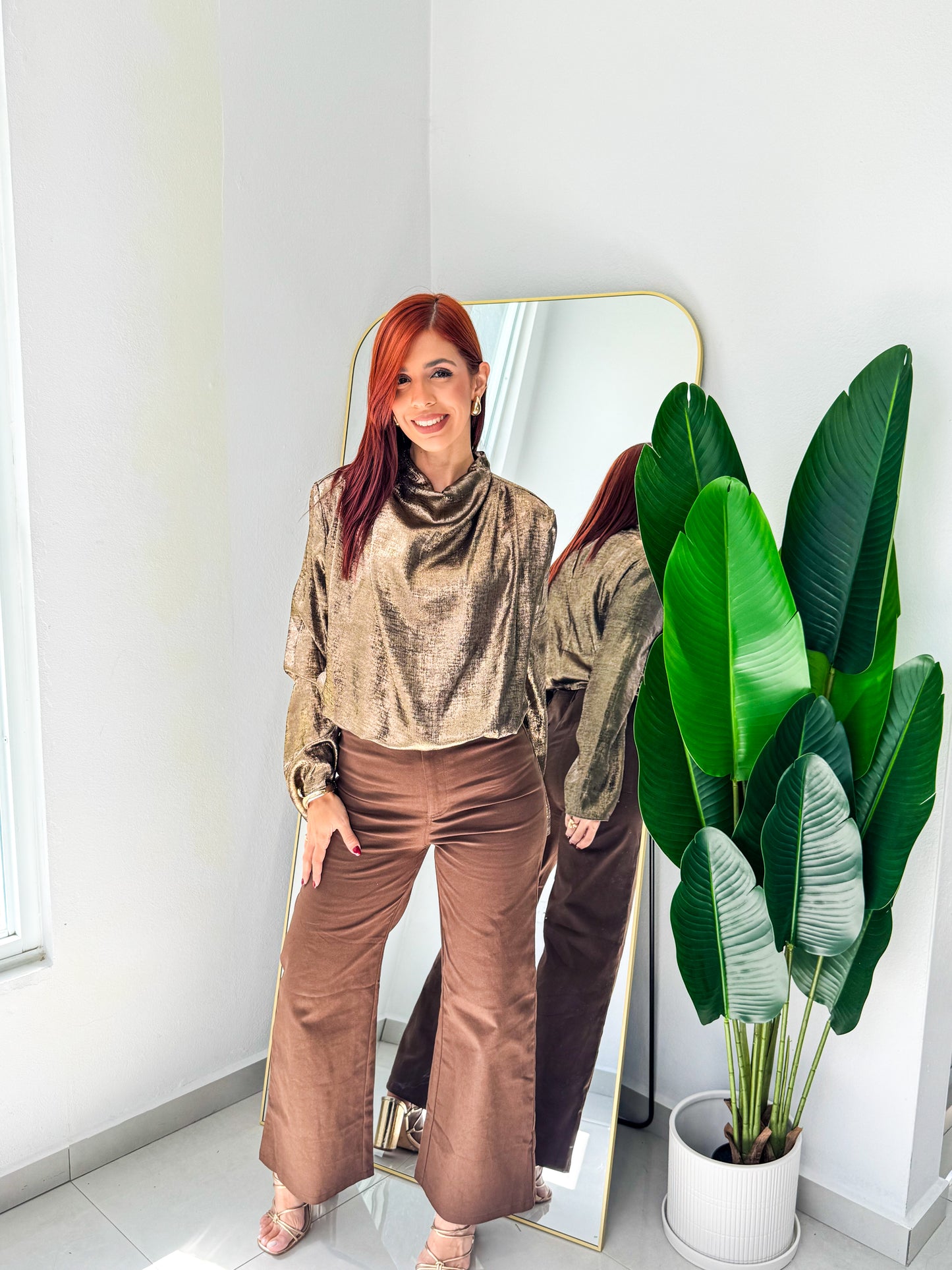 “Sofía” Foil Black/Gold Top (Holiday)