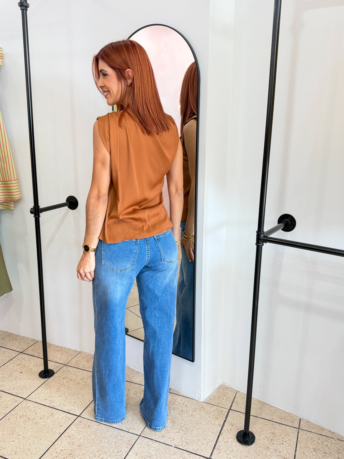 “Lucy” Elegant Caramel Top