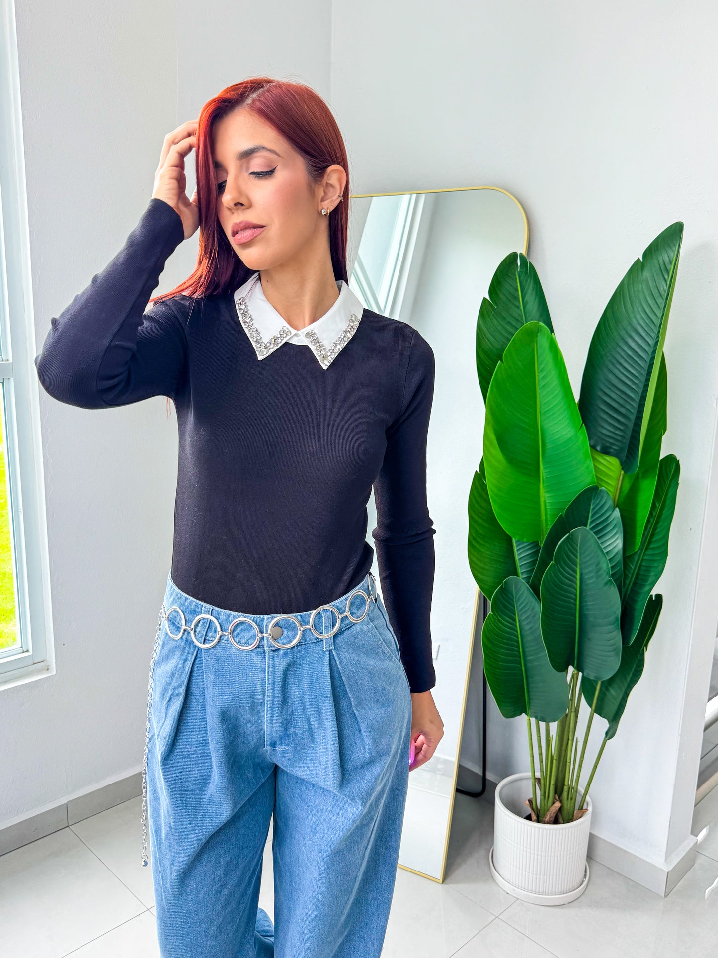 “Eneida” Black Collared Long Sleeve Top