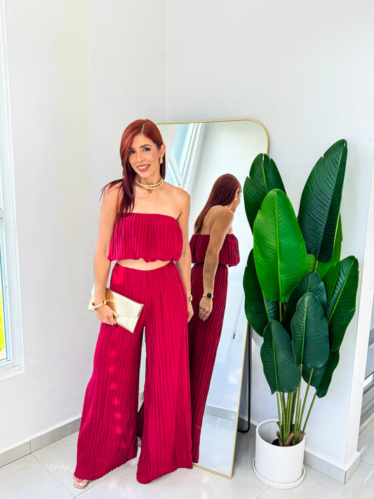 “Keishla” Wine Pleated Set