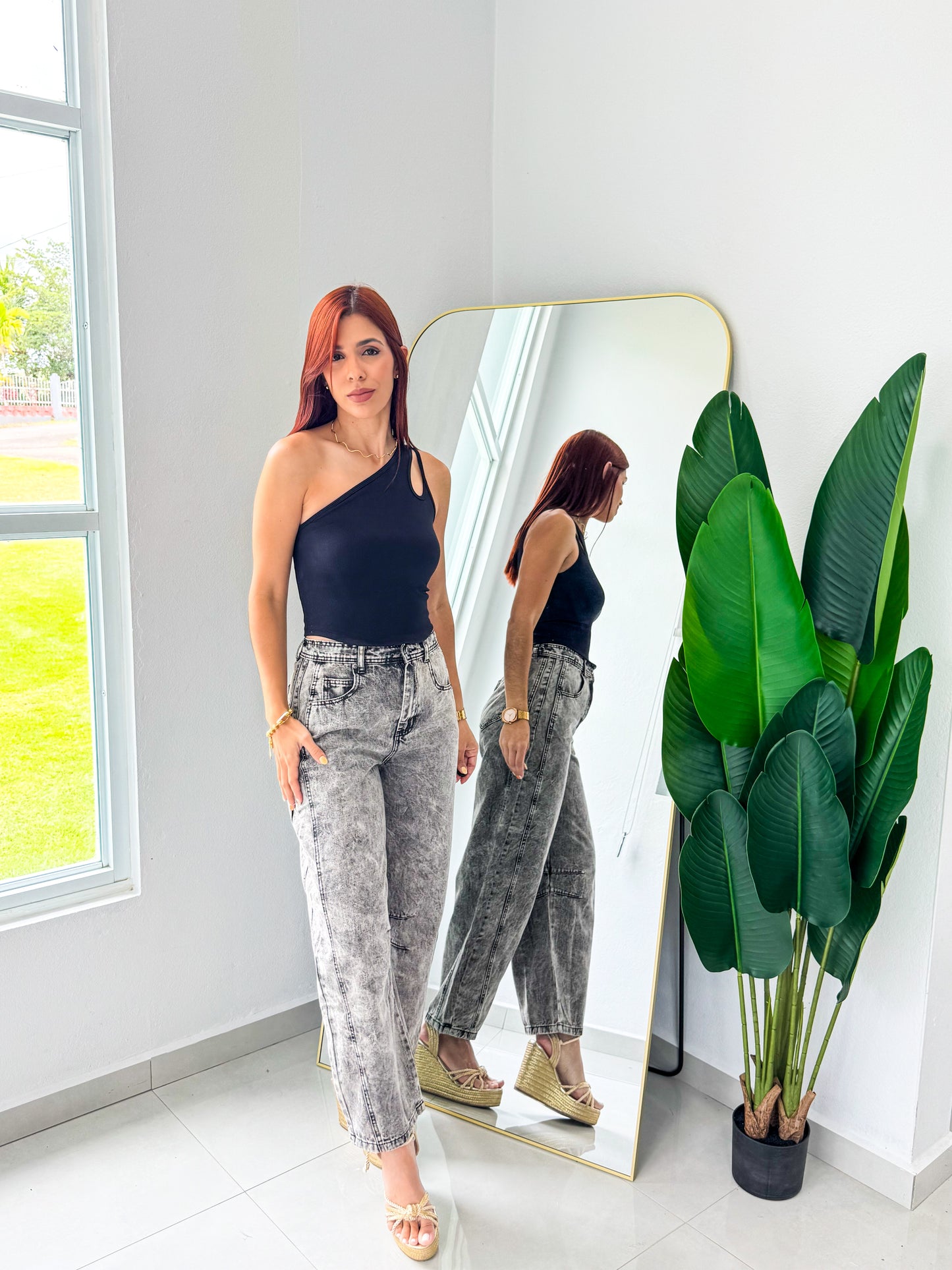 “Daniela” Black Basic